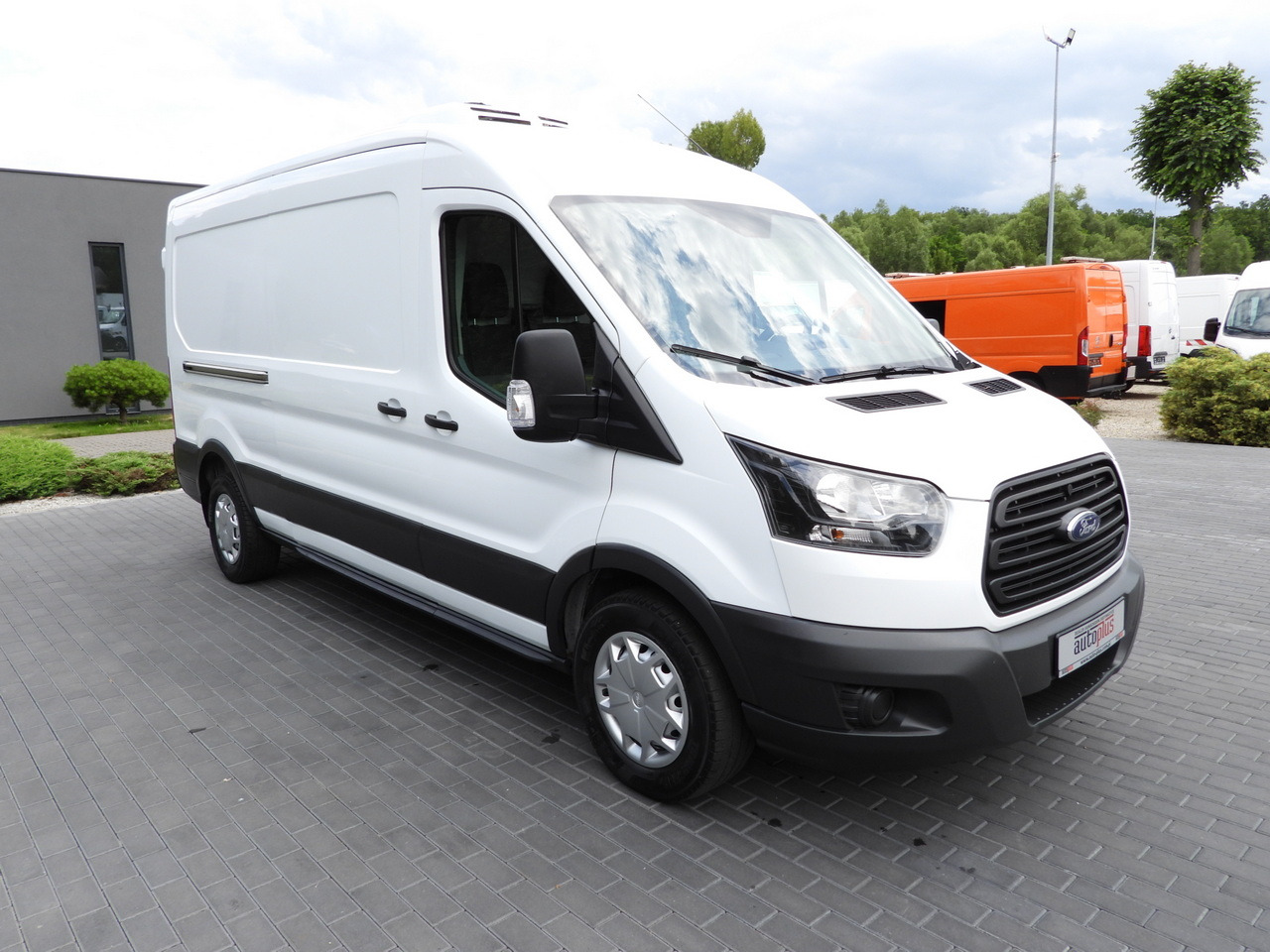 FORD TRANSIT REFRIGERATOR VAN 5*C AIR CONDITIONING 105HP - Фургон-рефрижератор: фото 4 FORD TRANSIT REFRIGERATOR VAN 5*C AIR CONDITIONING 105HP - Фургон-рефрижератор: фото 4