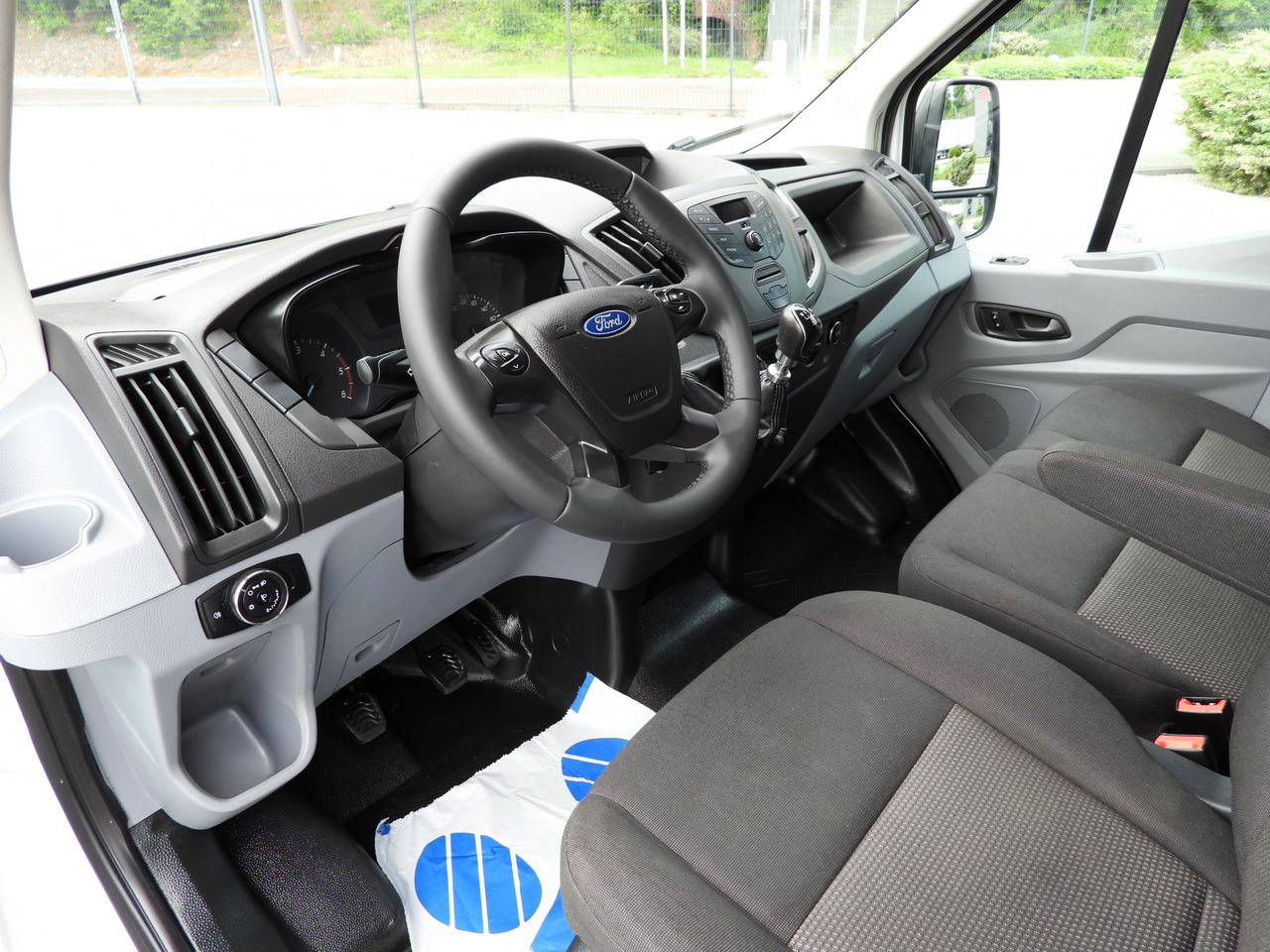 FORD TRANSIT REFRIGERATOR VAN 5*C AIR CONDITIONING 105HP - Фургон-рефрижератор: фото 2 FORD TRANSIT REFRIGERATOR VAN 5*C AIR CONDITIONING 105HP - Фургон-рефрижератор: фото 2