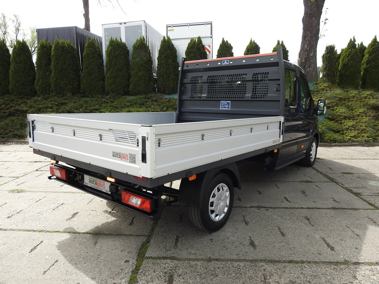 FORD TRANSIT STAKE BODY DOUBLE CABIN DOKA 7 SEATS CRUISE CONTROL AIR CONDITIONING LED LIGHTS 130HP - Малотоннажный бортовой грузовик: фото 3 FORD TRANSIT STAKE BODY DOUBLE CABIN DOKA 7 SEATS CRUISE CONTROL AIR CONDITIONING LED LIGHTS 130HP - Малотоннажный бортовой грузовик: фото 3