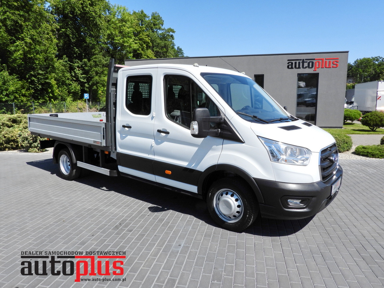 FORD TRANSIT STAKE BODY DOUBLE CABIN DOKA 7 SEATS TWIN WHEELS AIR CONDITIONING 130HP - Малотоннажный бортовой грузовик: фото 1 FORD TRANSIT STAKE BODY DOUBLE CABIN DOKA 7 SEATS TWIN WHEELS AIR CONDITIONING 130HP - Малотоннажный бортовой грузовик: фото 1