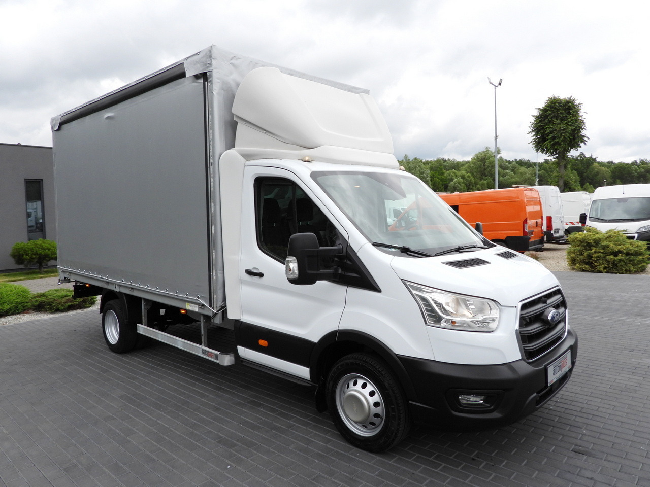FORD TRANSIT TARPAULIN 8 PALLETS CRUISE CONTROL LED LIGHTS TWIN WHEELS AIR CONDITIONING 130HP - Тентованный фургон: фото 4 FORD TRANSIT TARPAULIN 8 PALLETS CRUISE CONTROL LED LIGHTS TWIN WHEELS AIR CONDITIONING 130HP - Тентованный фургон: фото 4