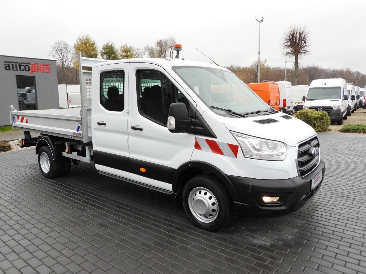 FORD TRANSIT TIPPER DOUBLE CABIN DOKA 6 SEATS CRUISE CONTROL LED LIGHTS TWIN WHEELS AIR CONDITIONING 170HP - Малотоннажный самосвал: фото 4 FORD TRANSIT TIPPER DOUBLE CABIN DOKA 6 SEATS CRUISE CONTROL LED LIGHTS TWIN WHEELS AIR CONDITIONING 170HP - Малотоннажный самосвал: фото 4
