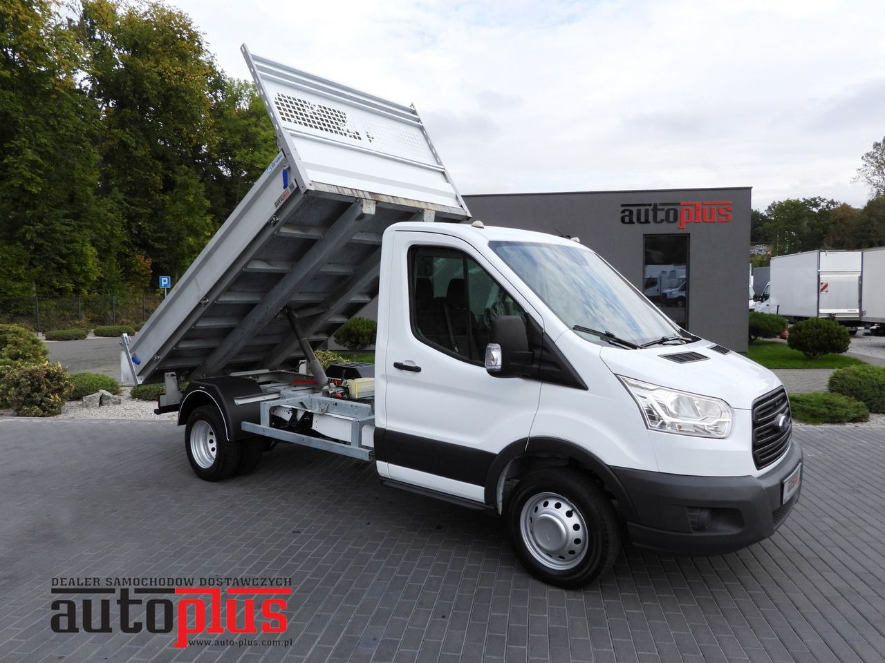 FORD TRANSIT TIPPER TWIN WHEELS 155HP - Малотоннажный самосвал: фото 1 FORD TRANSIT TIPPER TWIN WHEELS 155HP - Малотоннажный самосвал: фото 1