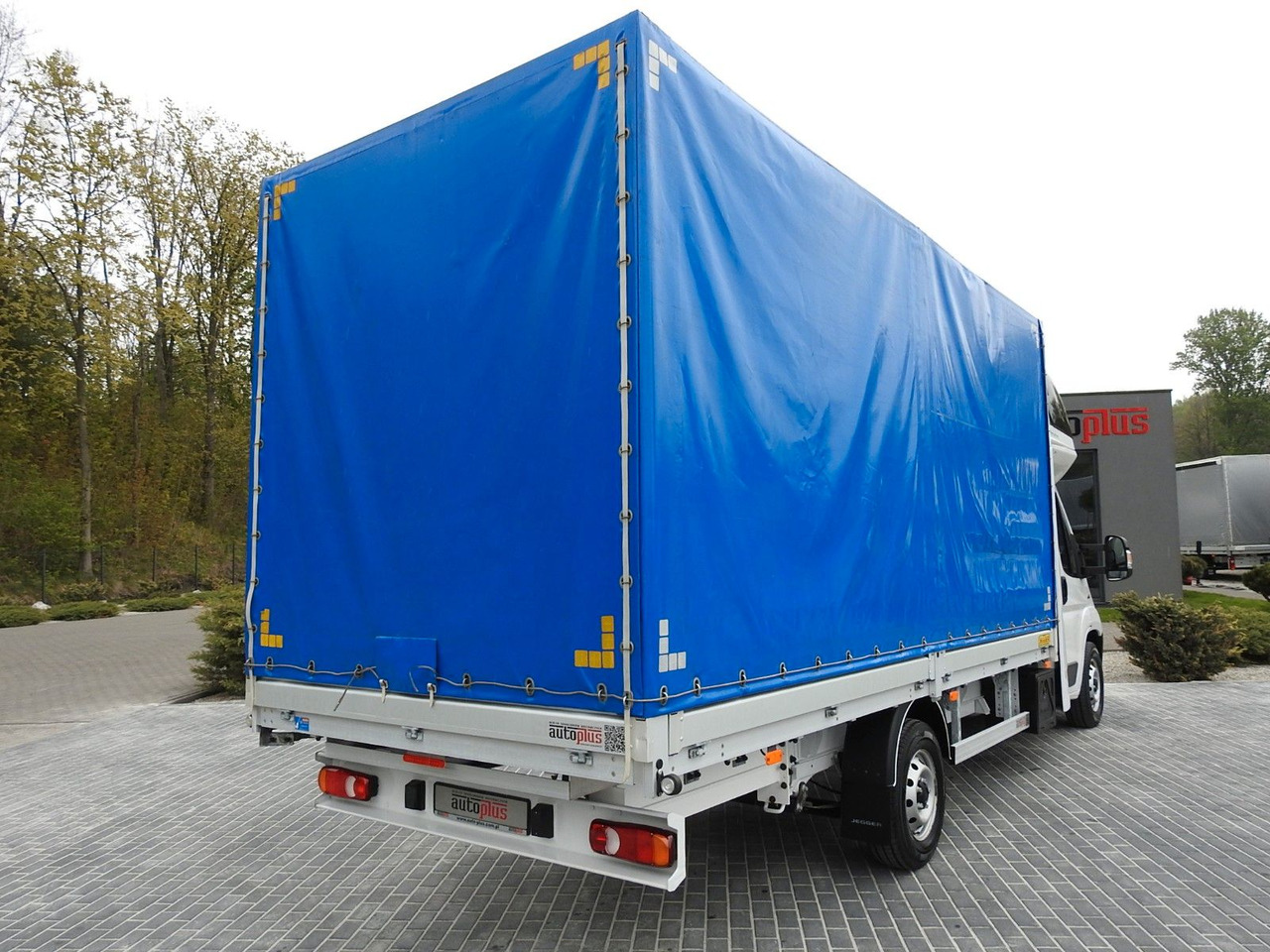 Fiat DUCATO PRITSCHE PLANE 10 PALETTEN WEBASTO A/C - Тентованный фургон: фото 3 Fiat DUCATO PRITSCHE PLANE 10 PALETTEN WEBASTO A/C - Тентованный фургон: фото 3
