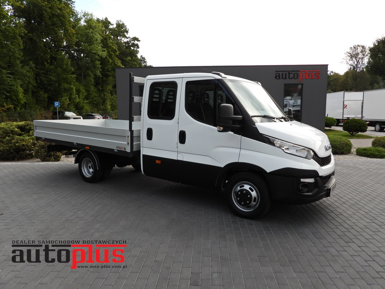 IVECO DAILY 35C17 STAKE BODY DOUBLE CABIN DOKA 7 SEATS CRUISE CONTROL TWIN WHEELS AIR CONDITIONING 170HP - Грузопассажирский фургон: фото 1 IVECO DAILY 35C17 STAKE BODY DOUBLE CABIN DOKA 7 SEATS CRUISE CONTROL TWIN WHEELS AIR CONDITIONING 170HP - Грузопассажирский фургон: фото 1