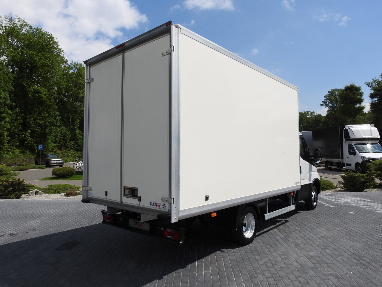 IVECO DAILY 35S14 8 PALLETS CRUISE CONTROL TWIN WHEELS AIR CONDITIONING 140HP - Фургон с закрытым кузовом: фото 3 IVECO DAILY 35S14 8 PALLETS CRUISE CONTROL TWIN WHEELS AIR CONDITIONING 140HP - Фургон с закрытым кузовом: фото 3