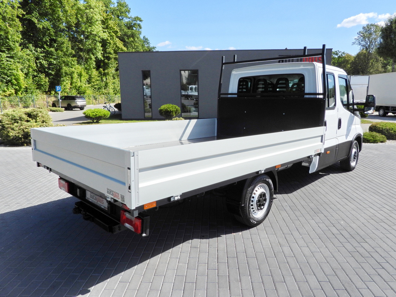 IVECO DAILY 35S14 STAKE BODY DOUBLE CABIN DOKA 7 SEATS CRUISE CONTROL AIR CONDITIONING 135HP - Грузопассажирский фургон: фото 3 IVECO DAILY 35S14 STAKE BODY DOUBLE CABIN DOKA 7 SEATS CRUISE CONTROL AIR CONDITIONING 135HP - Грузопассажирский фургон: фото 3