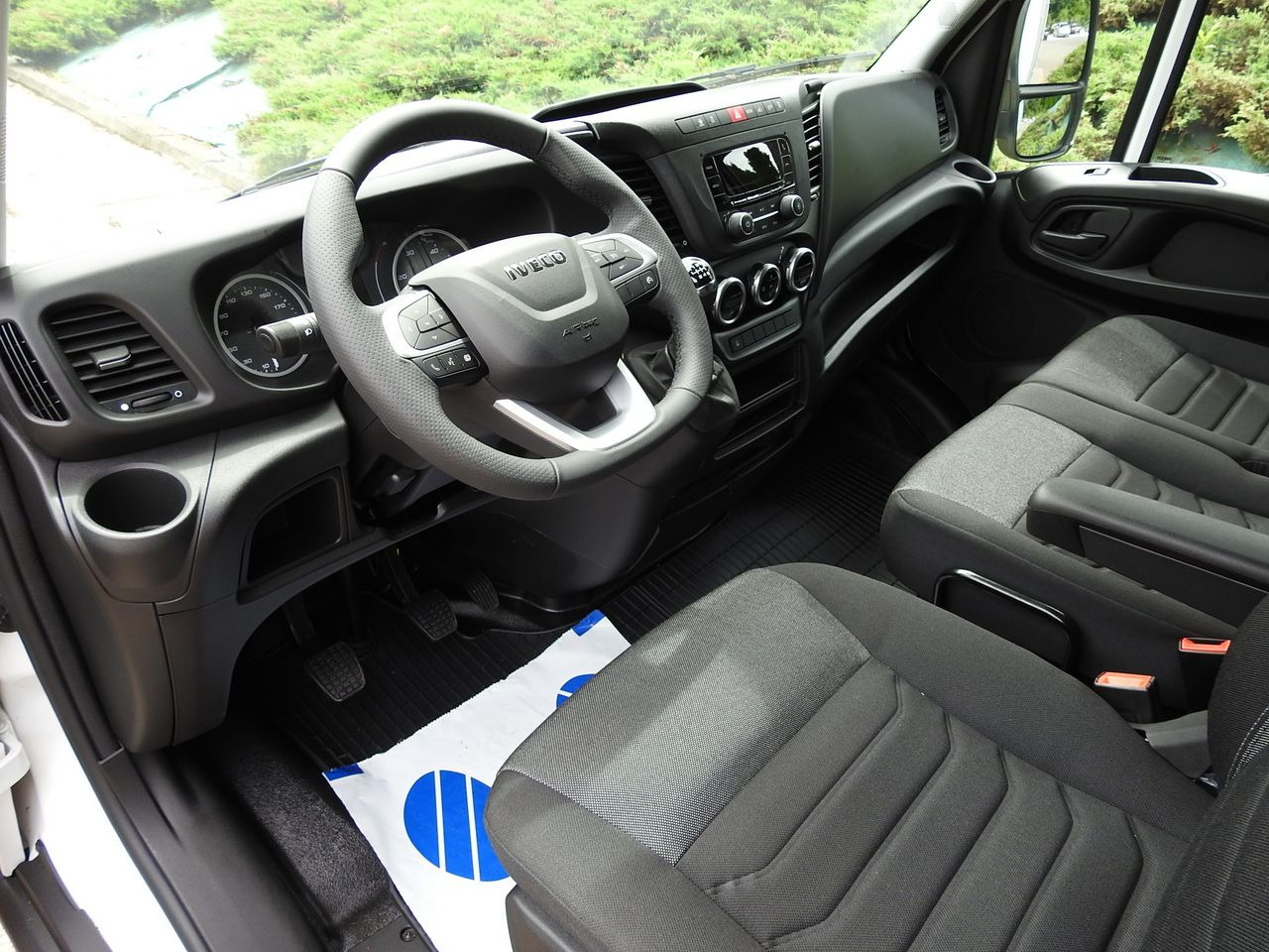 IVECO DAILY 35S18 NEW TARPAULIN WEBASTO CRUISE CONTROL AIR CONDITIONING 180HP - Тентованный фургон: фото 2 IVECO DAILY 35S18 NEW TARPAULIN WEBASTO CRUISE CONTROL AIR CONDITIONING 180HP - Тентованный фургон: фото 2
