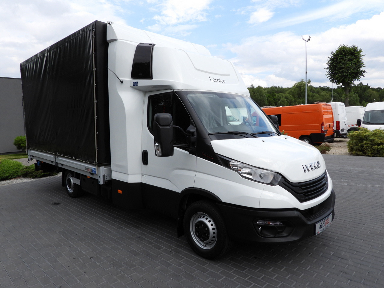IVECO DAILY 35S18 TARPAULIN LIFT 10 PALLETS WEBASTO CRUISE CONTROL PNEUMATICS AIR CONDITIONING 180HP - Тентованный фургон: фото 4 IVECO DAILY 35S18 TARPAULIN LIFT 10 PALLETS WEBASTO CRUISE CONTROL PNEUMATICS AIR CONDITIONING 180HP - Тентованный фургон: фото 4
