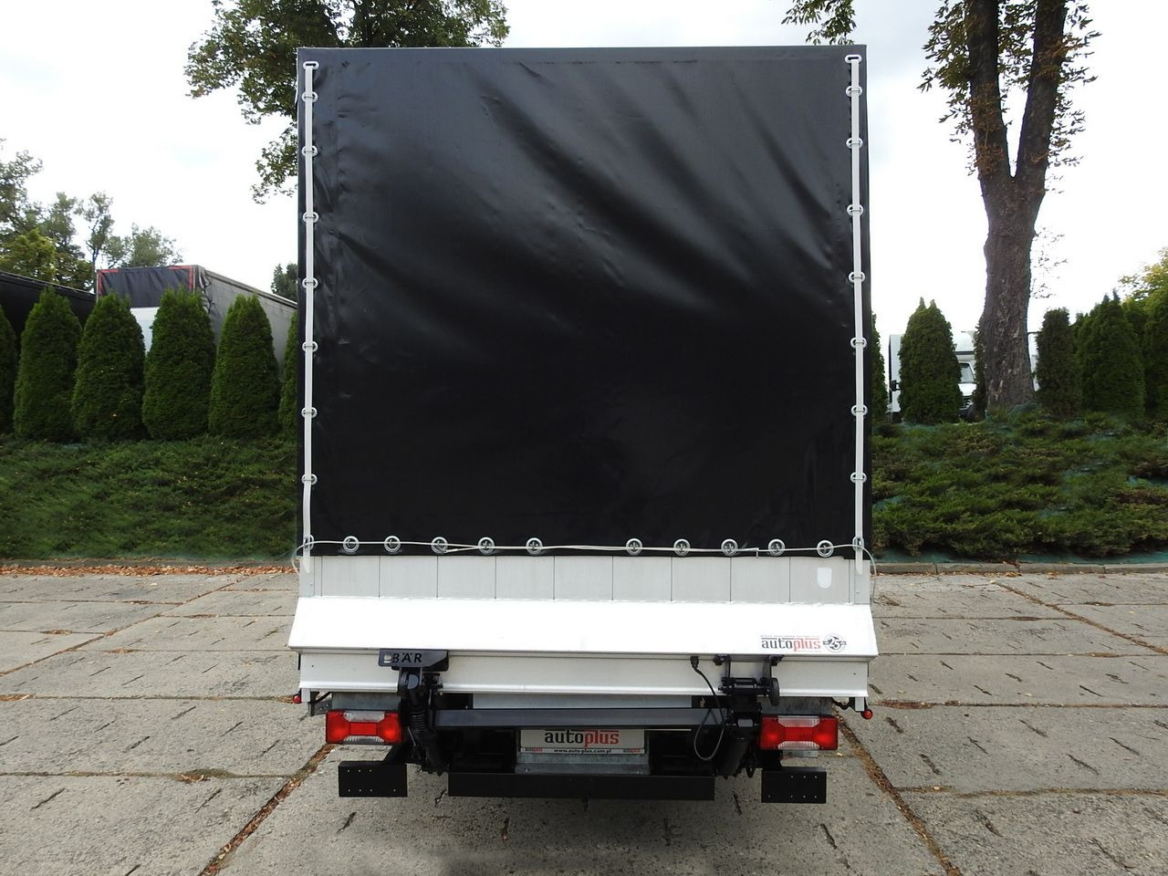 Тентованный фургон IVECO DAILY 35S18 TARPAULIN LIFT 8 PALLETS CRUISE CONTROL AIR CONDITIONING  180HP: фото 11