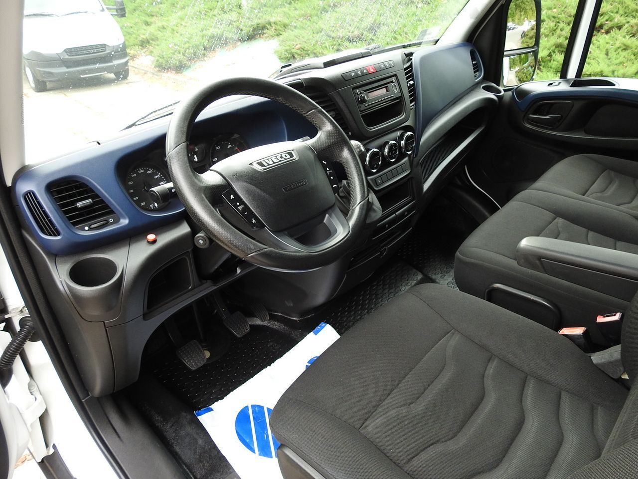 IVECO DAILY 35S18 TARPAULIN LIFT 8 PALLETS CRUISE CONTROL AIR CONDITIONING 180HP - Тентованный фургон: фото 2 IVECO DAILY 35S18 TARPAULIN LIFT 8 PALLETS CRUISE CONTROL AIR CONDITIONING 180HP - Тентованный фургон: фото 2