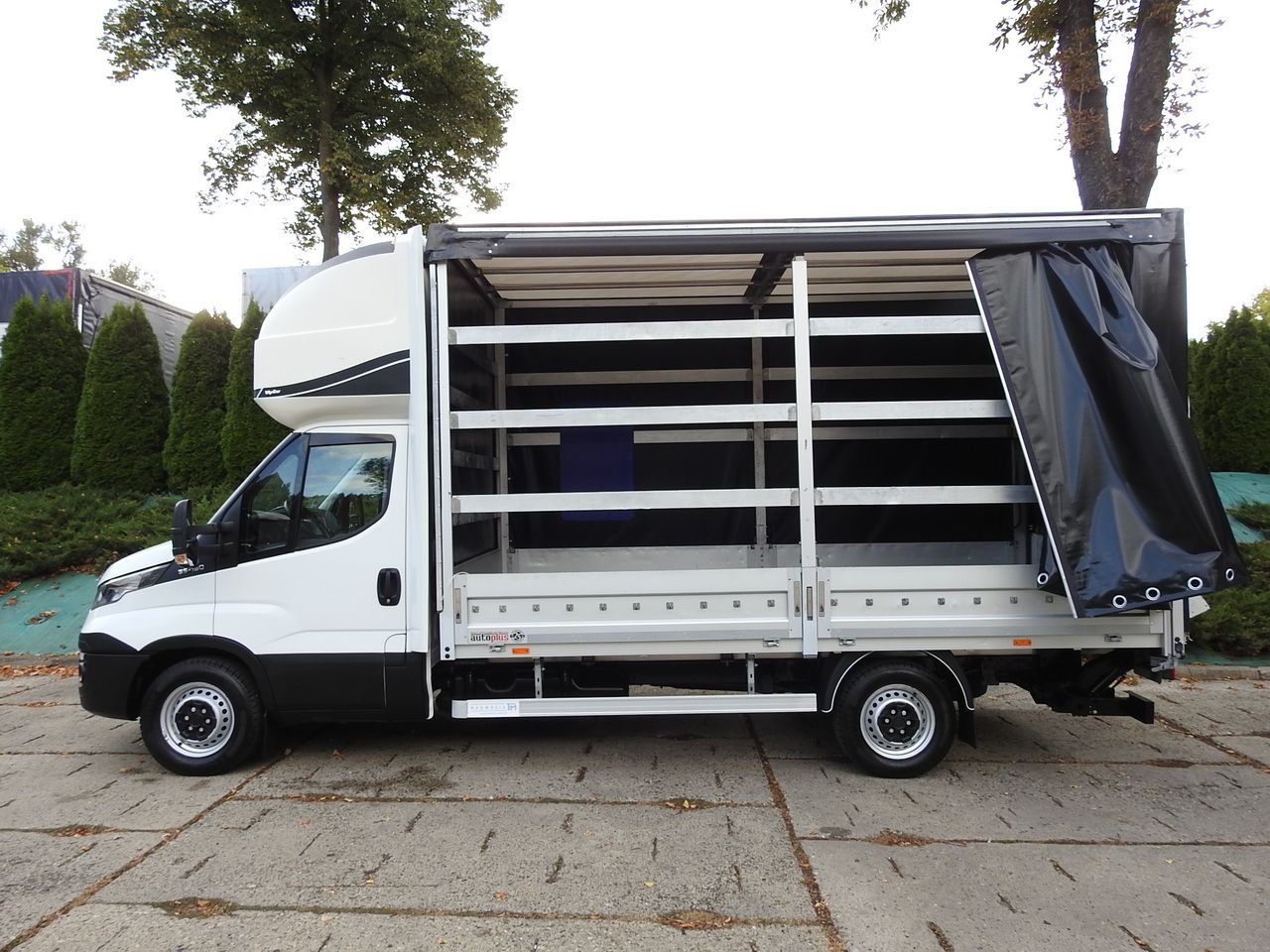 Тентованный фургон IVECO DAILY 35S18 TARPAULIN LIFT 8 PALLETS CRUISE CONTROL AIR CONDITIONING  180HP: фото 8