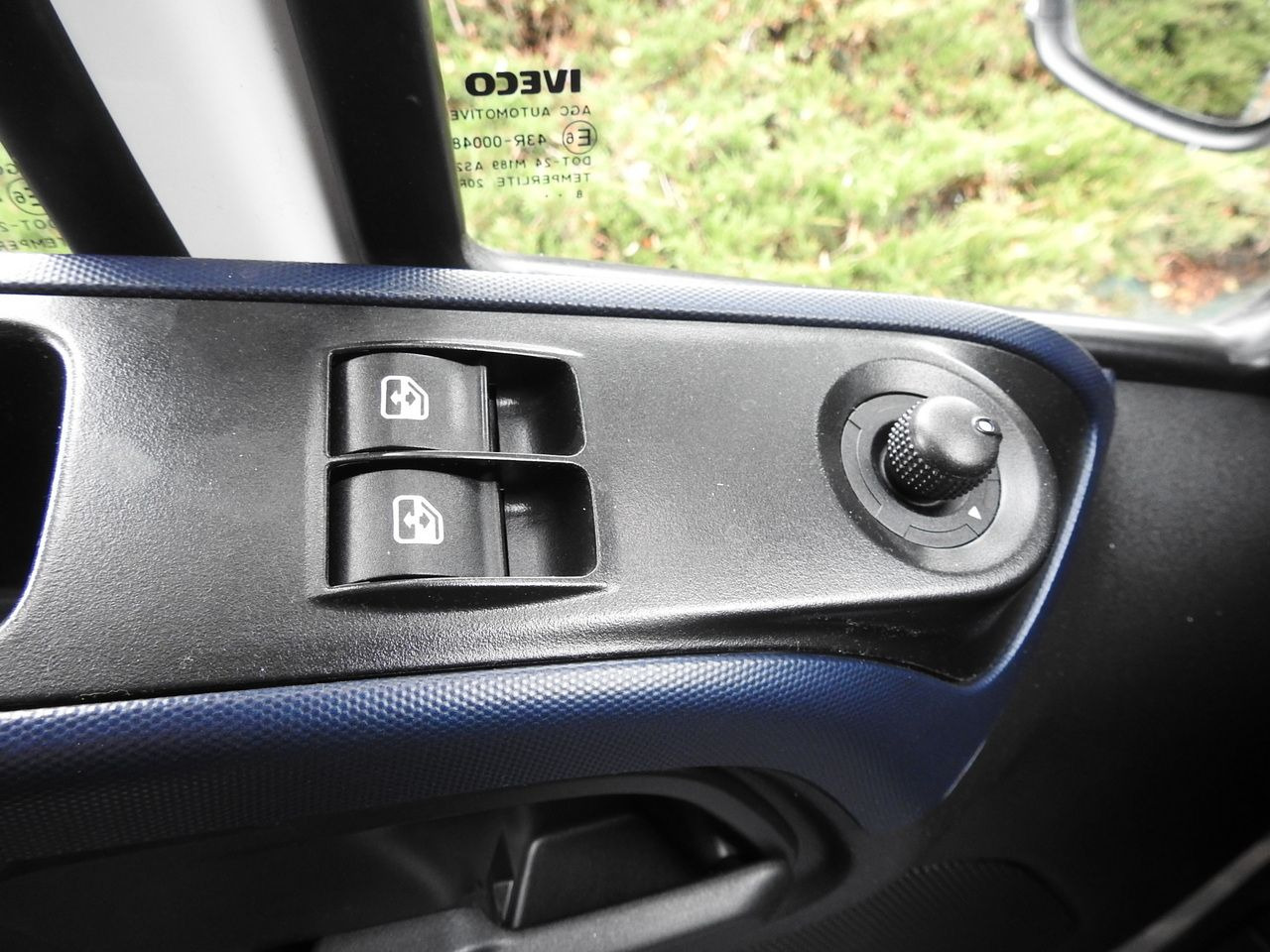 Тентованный фургон IVECO DAILY 35S18 TARPAULIN LIFT 8 PALLETS CRUISE CONTROL AIR CONDITIONING  180HP: фото 31