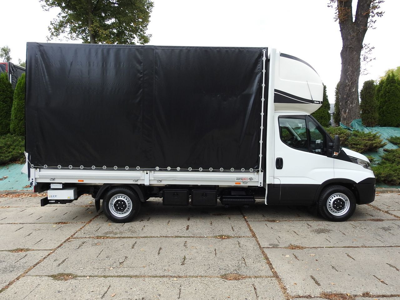 Тентованный фургон IVECO DAILY 35S18 TARPAULIN LIFT 8 PALLETS CRUISE CONTROL AIR CONDITIONING  180HP: фото 7