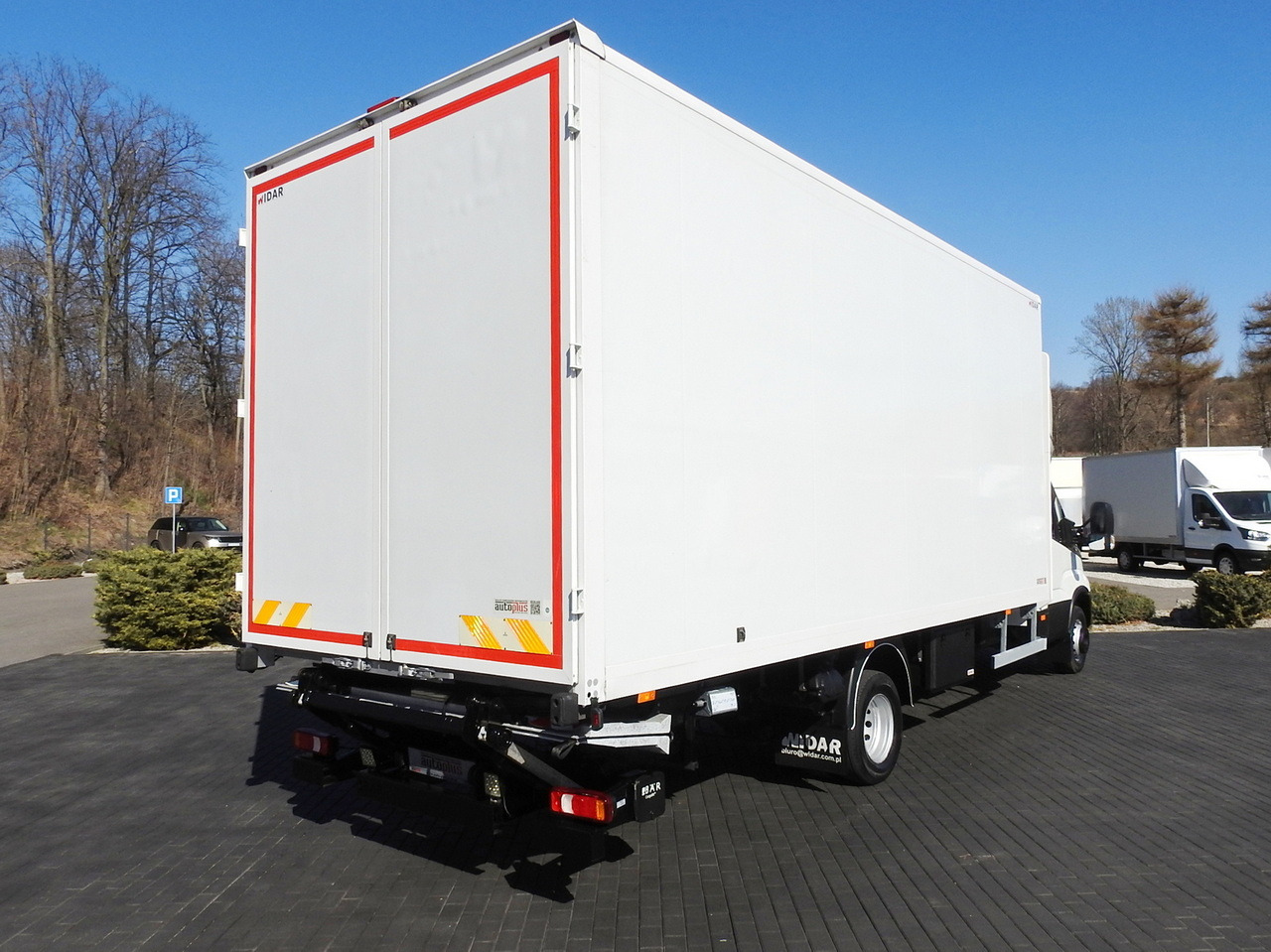 IVECO DAILY 70C18 BOX LIFT 14 PALLETS WEBASTO CRUISE CONTROL NAVIGATION LED LIGHTS TWIN WHEELS AIR CONDITIONING 180HP - Фургон с закрытым кузовом: фото 3 IVECO DAILY 70C18 BOX LIFT 14 PALLETS WEBASTO CRUISE CONTROL NAVIGATION LED LIGHTS TWIN WHEELS AIR CONDITIONING 180HP - Фургон с закрытым кузовом: фото 3