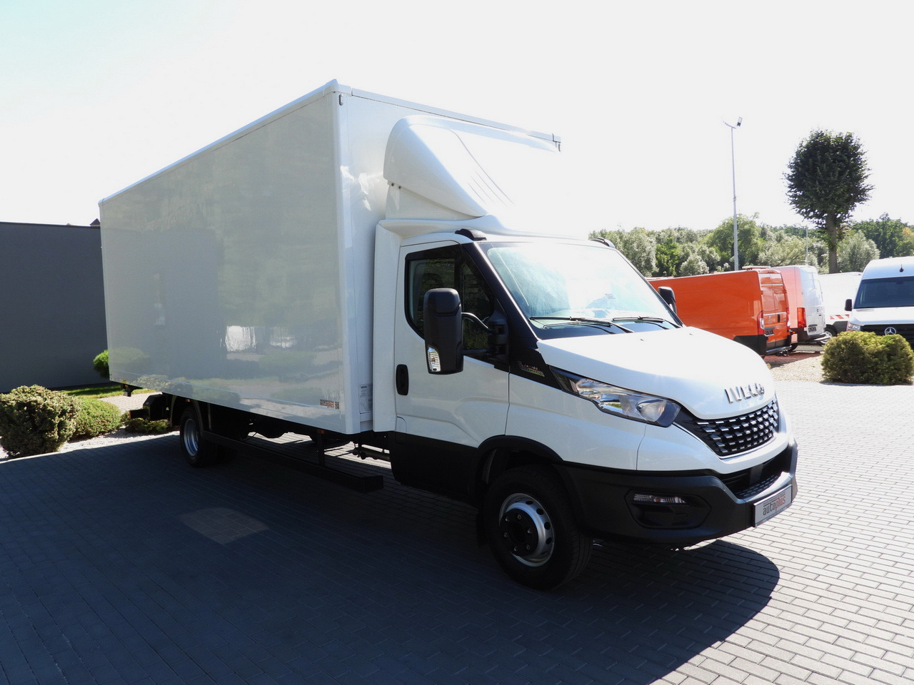 IVECO DAILY 72C18 LIFT 14 PALLETS CRUISE CONTROL PNEUMATICS AUTOMATIC TRANSMISSION HI-MATIC TWIN WHEELS AIR CONDITIONING 180HP - Фургон с закрытым кузовом: фото 4 IVECO DAILY 72C18 LIFT 14 PALLETS CRUISE CONTROL PNEUMATICS AUTOMATIC TRANSMISSION HI-MATIC TWIN WHEELS AIR CONDITIONING 180HP - Фургон с закрытым кузовом: фото 4