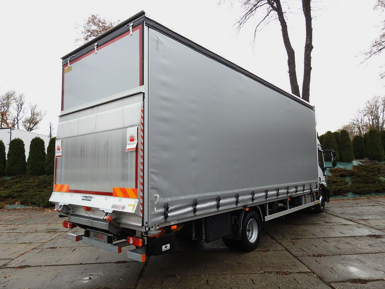 IVECO EUROCARGO 120-250 NEW TARPAULIN LIFT 18 PALLETS WEBASTO CRUISE CONTROL AIR CONDITIONING LED LIGHTS PNEUMATICS AUTOMATIC TRANSMISSION HI-MATIC 250HP - Тентованный фургон: фото 3 IVECO EUROCARGO 120-250 NEW TARPAULIN LIFT 18 PALLETS WEBASTO CRUISE CONTROL AIR CONDITIONING LED LIGHTS PNEUMATICS AUTOMATIC TRANSMISSION HI-MATIC 250HP - Тентованный фургон: фото 3