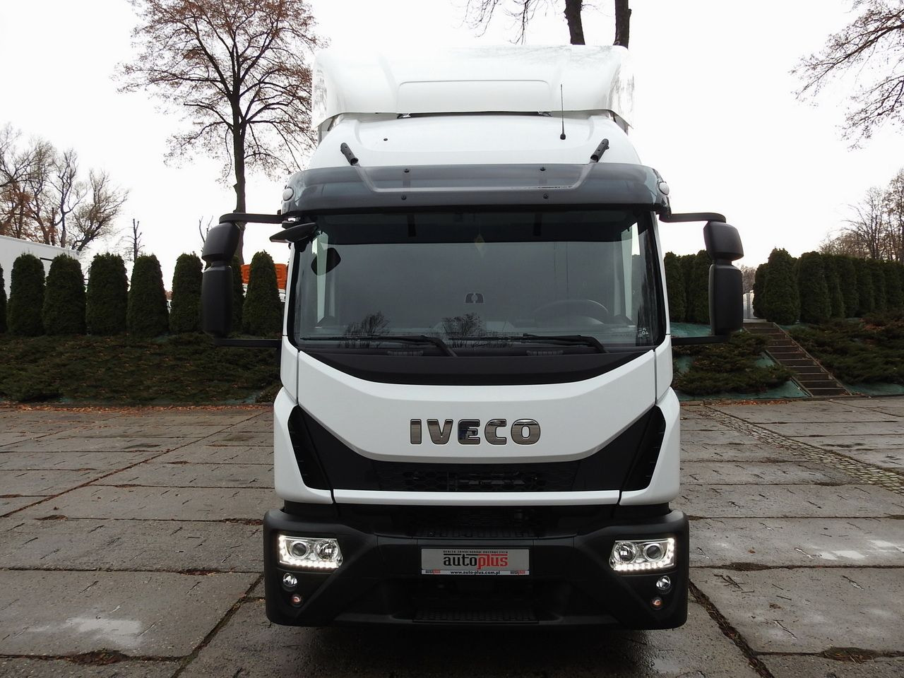 IVECO EUROCARGO 120-250 NEW TARPAULIN LIFT 18 PALLETS WEBASTO CRUISE CONTROL AIR CONDITIONING LED LIGHTS PNEUMATICS AUTOMATIC TRANSMISSION HI-MATIC 250HP - Тентованный фургон: фото 5 IVECO EUROCARGO 120-250 NEW TARPAULIN LIFT 18 PALLETS WEBASTO CRUISE CONTROL AIR CONDITIONING LED LIGHTS PNEUMATICS AUTOMATIC TRANSMISSION HI-MATIC 250HP - Тентованный фургон: фото 5