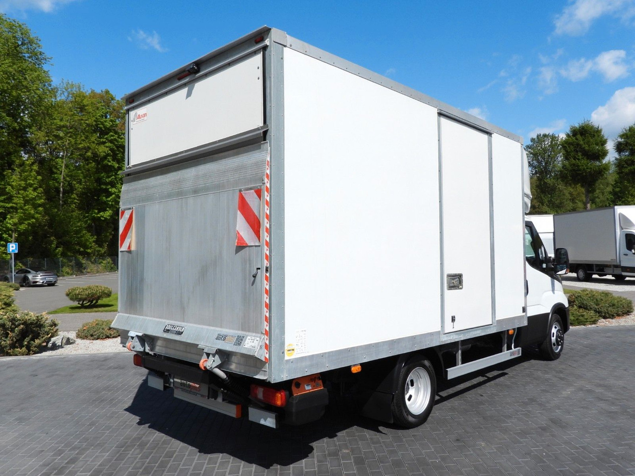 Iveco DAILY 35C16 KOFFER AUFZUG 8 PALETTEN TEMPOMAT - Фургон с закрытым кузовом: фото 3 Iveco DAILY 35C16 KOFFER AUFZUG 8 PALETTEN TEMPOMAT - Фургон с закрытым кузовом: фото 3