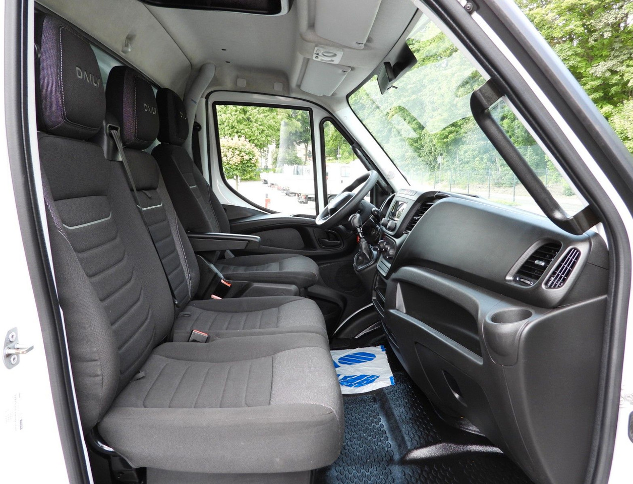Iveco DAILY 35S18 PRITSCHE PLANE 10 PALETTEN TEMPOMAT в лизинг Iveco DAILY 35S18 PRITSCHE PLANE 10 PALETTEN TEMPOMAT: фото 27
