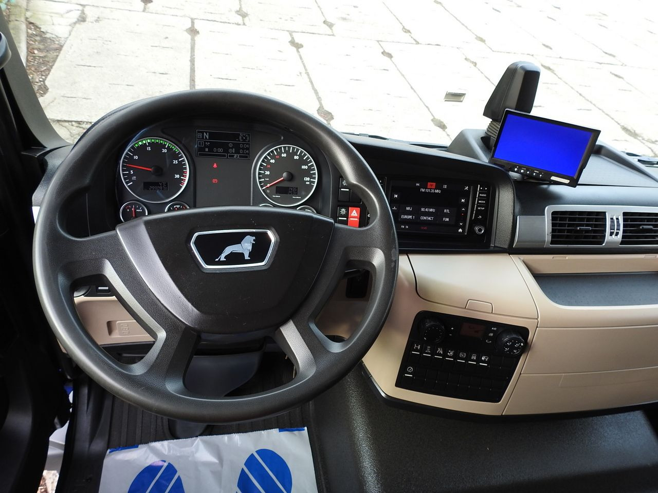 Фургон с закрытым кузовом MAN TGL 12.220 BOX LIFT 18 PALLETS CRUISE CONTROLAIR CONDITIONING PNEUMATICS AUTOMATIC TWIN WHEELS  220HP: фото 35