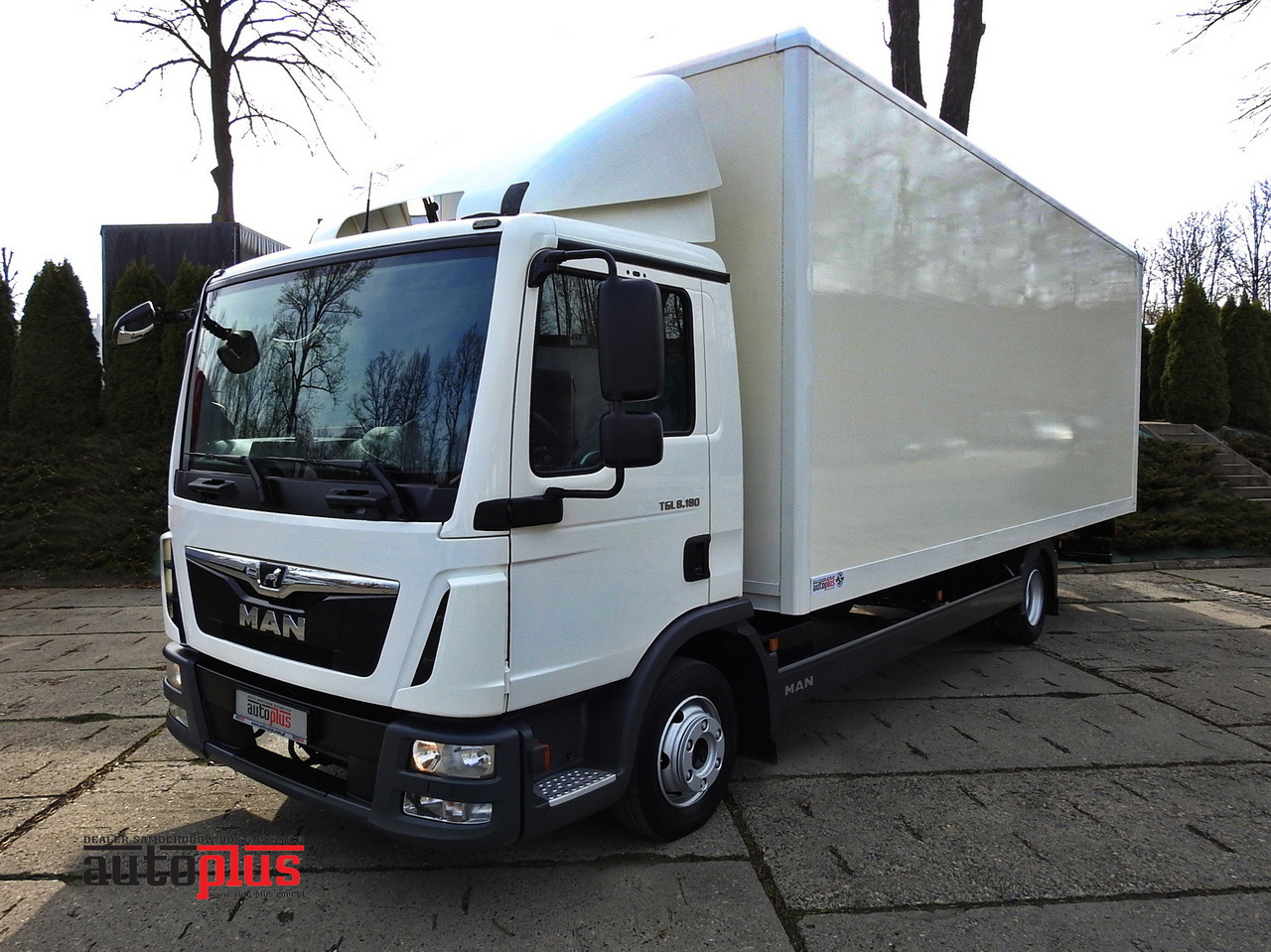 MAN TGL 8.18 BOX 16 PALLETS CRUISE CONTROL TWIN WHEELS 180HP - Фургон с закрытым кузовом: фото 1 MAN TGL 8.18 BOX 16 PALLETS CRUISE CONTROL TWIN WHEELS 180HP - Фургон с закрытым кузовом: фото 1