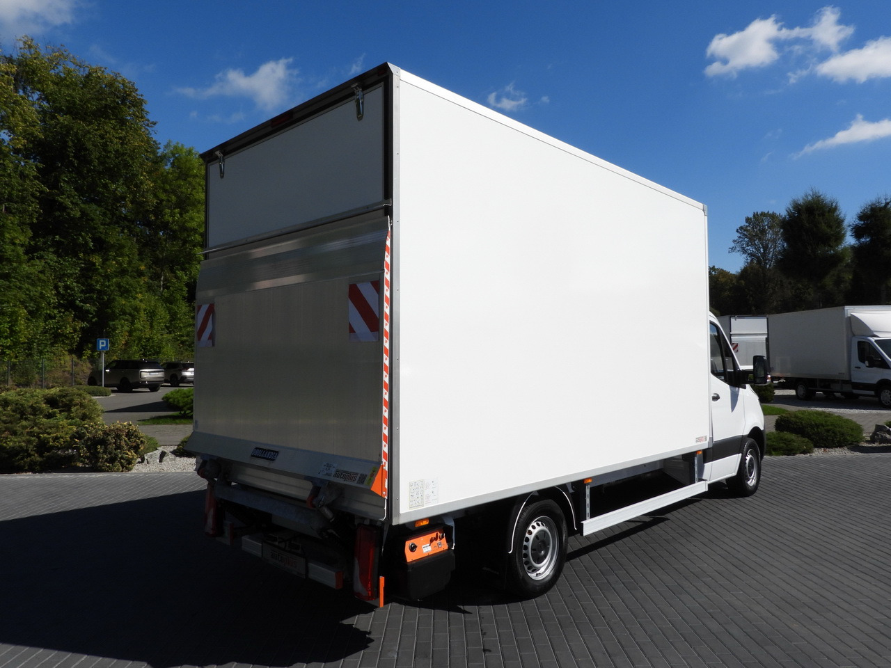MERCEDES SPRINTER 315 BOX LIFT 8 PALLETS AIR CONDITIONING 150HP - Фургон с закрытым кузовом: фото 3 MERCEDES SPRINTER 315 BOX LIFT 8 PALLETS AIR CONDITIONING 150HP - Фургон с закрытым кузовом: фото 3