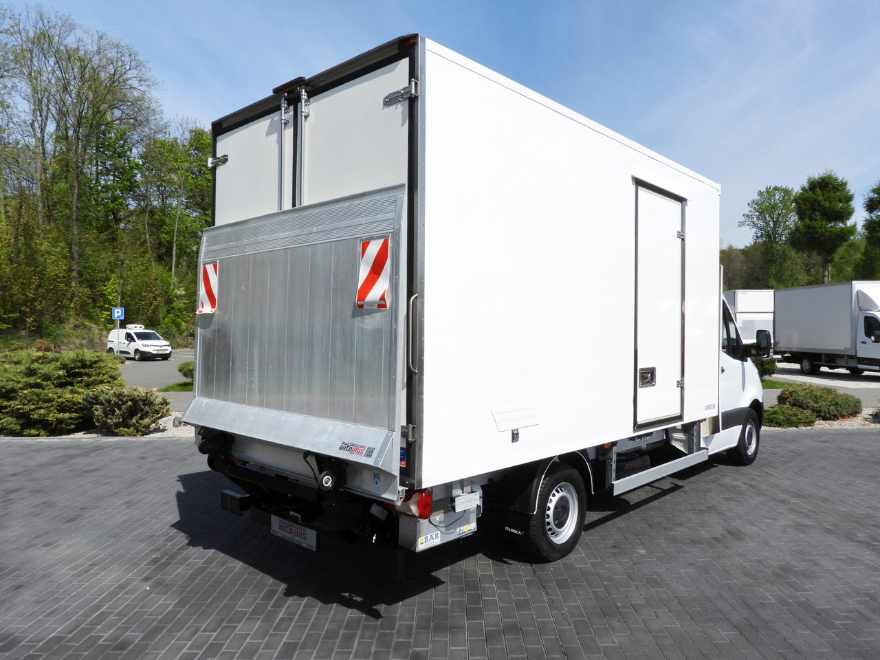 MERCEDES SPRINTER 316 REGRIGERATOR BOX 0*C LIFT 8 PALLETS CRUISE CONTROL PNEUMATICS AIR CONDITIONING 160HP - Фургон-рефрижератор: фото 3 MERCEDES SPRINTER 316 REGRIGERATOR BOX 0*C LIFT 8 PALLETS CRUISE CONTROL PNEUMATICS AIR CONDITIONING 160HP - Фургон-рефрижератор: фото 3