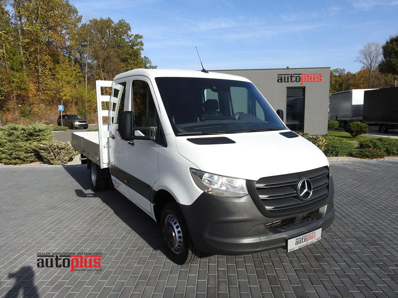 MERCEDES SPRINTER 516 STAKE BODY DOUBLE CABIN DOKA 6 SEATS CRUISE CONTROL AIR CONDITIONING TWIN WHEELS 160HP - Малотоннажный бортовой грузовик: фото 1 MERCEDES SPRINTER 516 STAKE BODY DOUBLE CABIN DOKA 6 SEATS CRUISE CONTROL AIR CONDITIONING TWIN WHEELS 160HP - Малотоннажный бортовой грузовик: фото 1