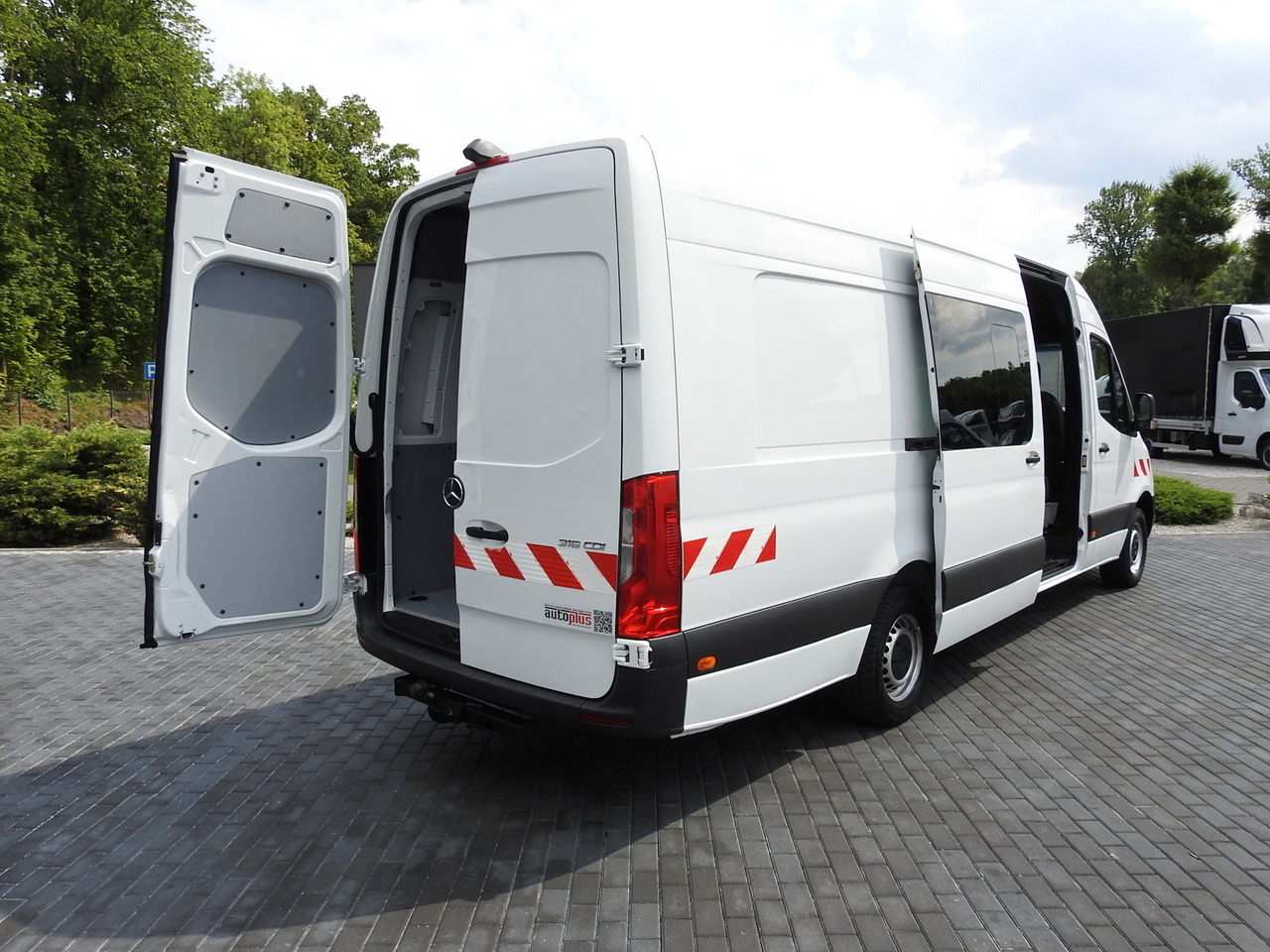 MERCEDES SPRINTER BOX DELIVERY VAN 5 SEATS CRUISE CONTROL NAVIGATION AIR CONDITIONING AUTOMATIC TRANSMISSION 160HP - Цельнометаллический фургон: фото 3 MERCEDES SPRINTER BOX DELIVERY VAN 5 SEATS CRUISE CONTROL NAVIGATION AIR CONDITIONING AUTOMATIC TRANSMISSION 160HP - Цельнометаллический фургон: фото 3