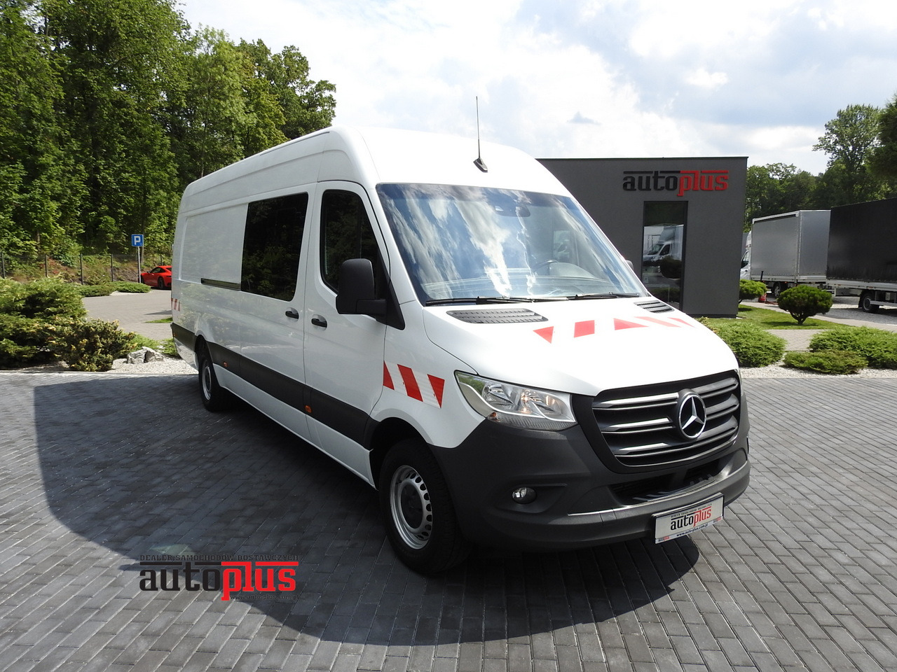 MERCEDES SPRINTER BOX DELIVERY VAN 5 SEATS CRUISE CONTROL NAVIGATION AIR CONDITIONING AUTOMATIC TRANSMISSION 160HP - Цельнометаллический фургон: фото 1 MERCEDES SPRINTER BOX DELIVERY VAN 5 SEATS CRUISE CONTROL NAVIGATION AIR CONDITIONING AUTOMATIC TRANSMISSION 160HP - Цельнометаллический фургон: фото 1