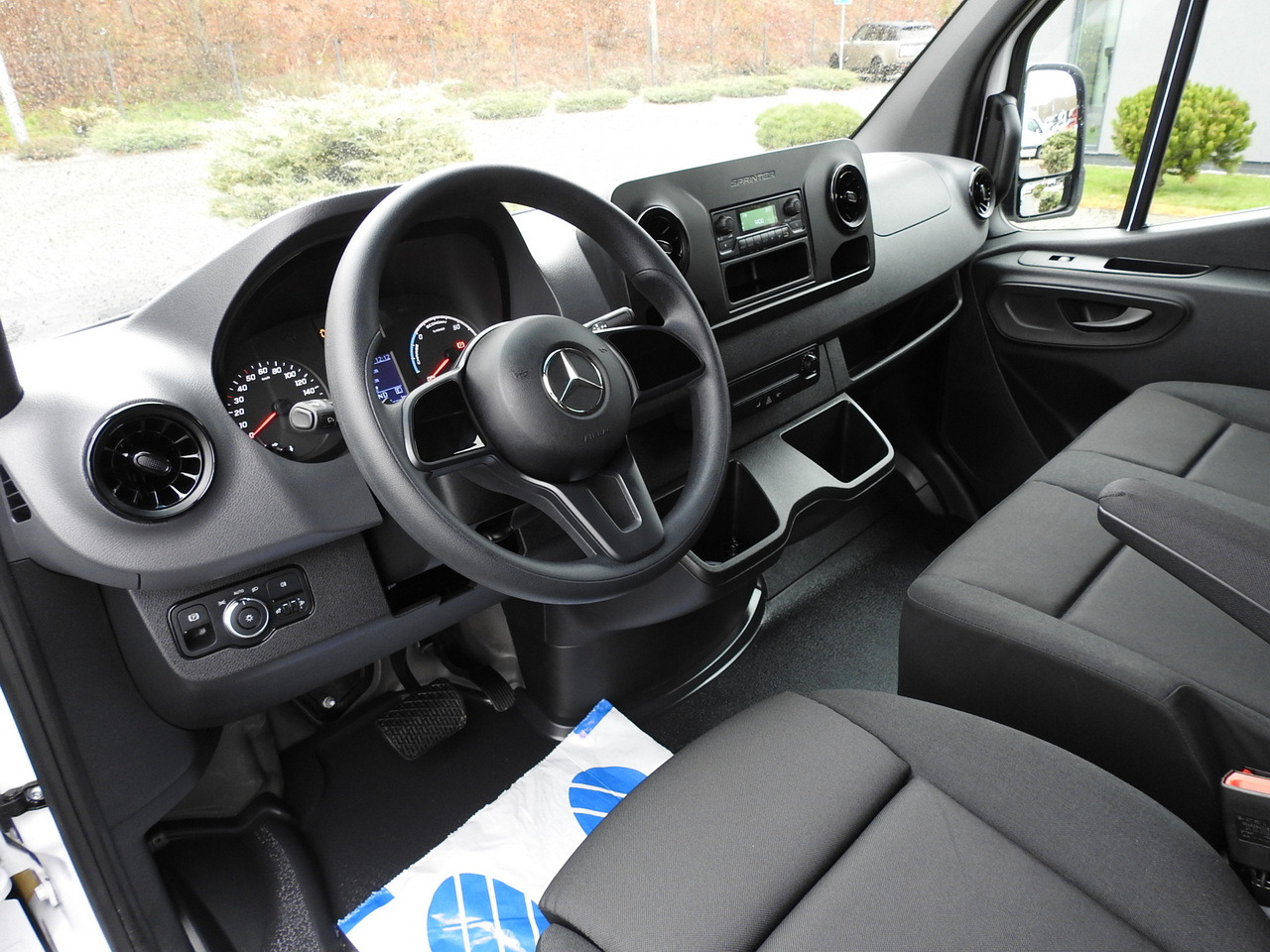 MERCEDES eSprinter NEW ELECTRIC VAN AUTOMATIC TRANSMISSION GUARANTEE 95HP - Цельнометаллический фургон: фото 2 MERCEDES eSprinter NEW ELECTRIC VAN AUTOMATIC TRANSMISSION GUARANTEE 95HP - Цельнометаллический фургон: фото 2