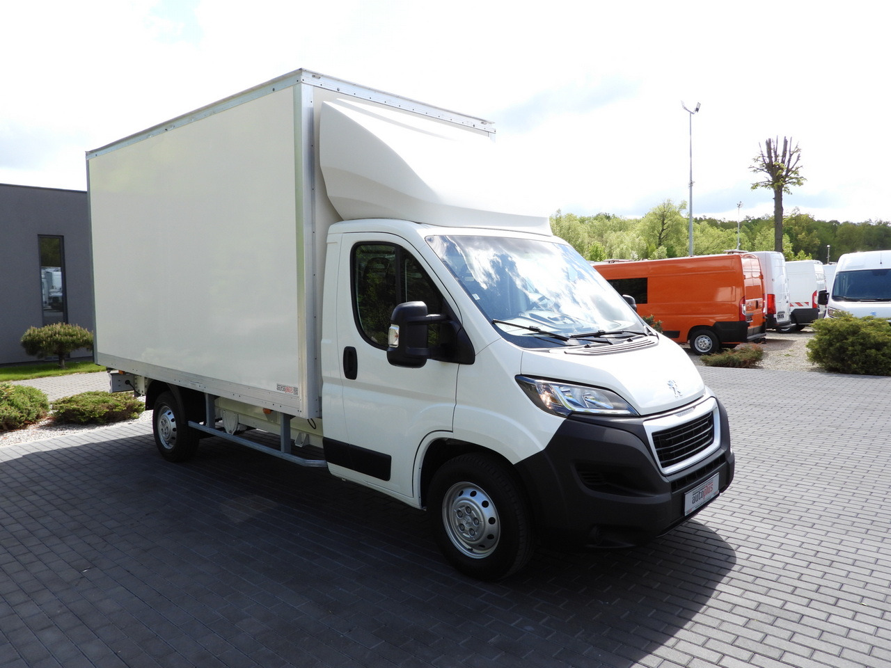 PEUGEOT BOXER BOX 8 PALLETS CRUISE CONTROL AIR CONDITIONING 130HP - Фургон с закрытым кузовом: фото 4 PEUGEOT BOXER BOX 8 PALLETS CRUISE CONTROL AIR CONDITIONING 130HP - Фургон с закрытым кузовом: фото 4