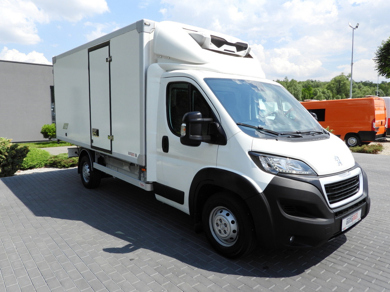 PEUGEOT BOXER REGRIGERATOR BOX 0*C 8 PALLETS CRUISE CONTROL LED LIGHTS AIR CONDITIONING  165HP - Фургон-рефрижератор: фото 4 PEUGEOT BOXER REGRIGERATOR BOX 0*C 8 PALLETS CRUISE CONTROL LED LIGHTS AIR CONDITIONING  165HP - Фургон-рефрижератор: фото 4