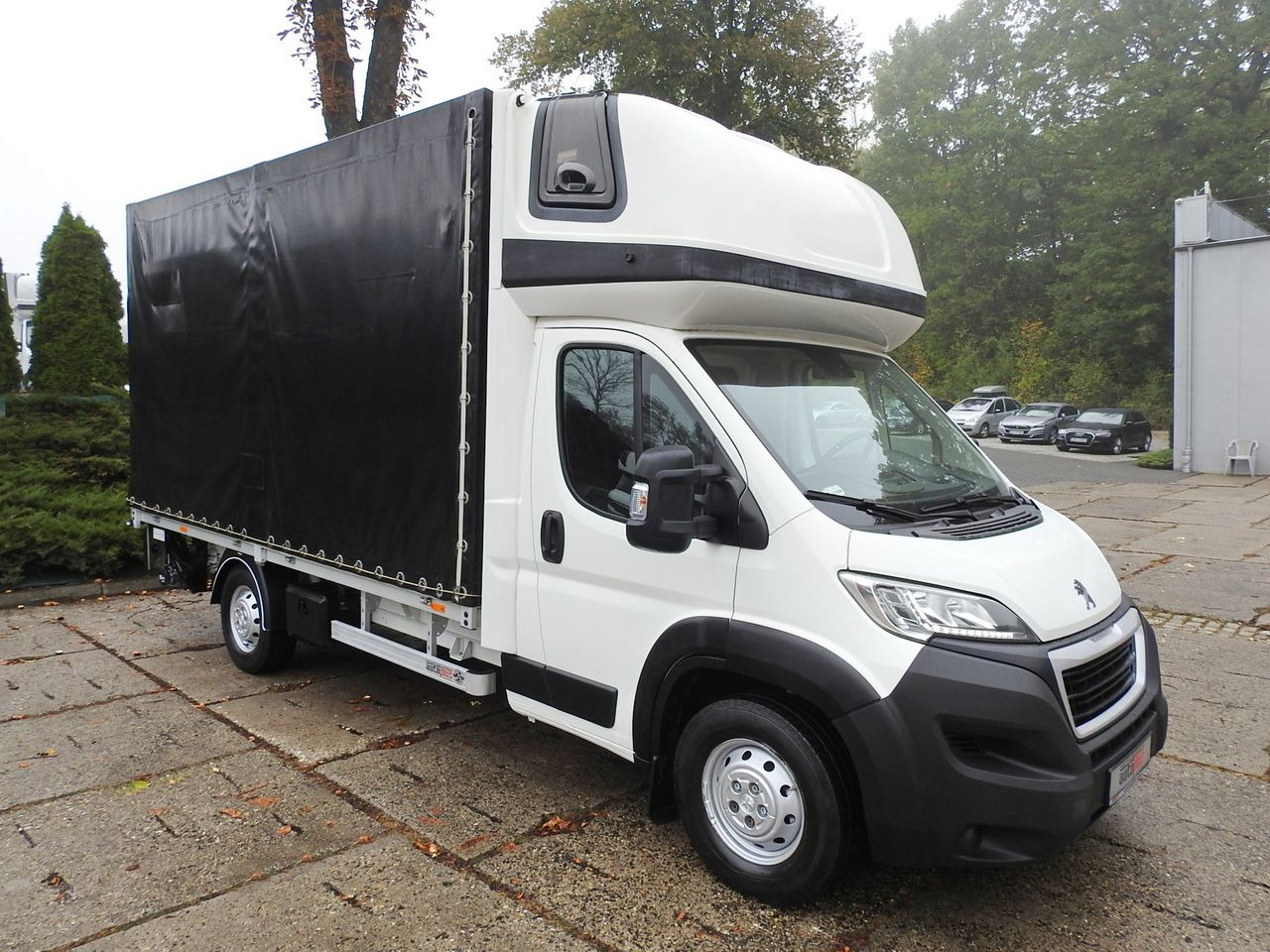 PEUGEOT BOXER TARPAULIN LIFT 8 PALLETS WEBASTO LED LIGHTS AIR CONDITIONING 165HP - Тентованный фургон: фото 4 PEUGEOT BOXER TARPAULIN LIFT 8 PALLETS WEBASTO LED LIGHTS AIR CONDITIONING 165HP - Тентованный фургон: фото 4