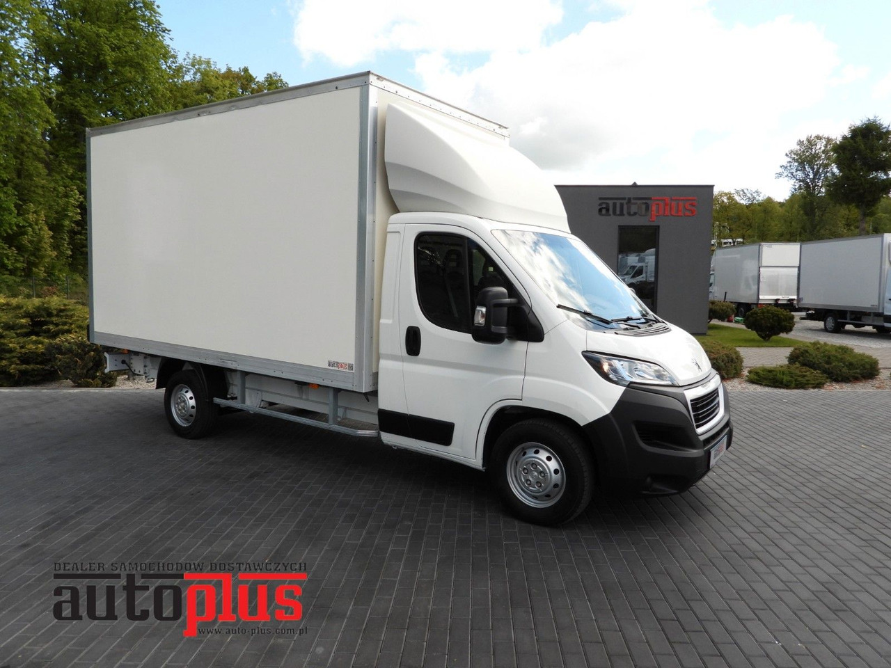 Peugeot BOXER KOFFER 8 PALETTEN TEMPOMAT KLIMAANLAGE Peugeot BOXER KOFFER 8 PALETTEN TEMPOMAT KLIMAANLAGE - Фургон с закрытым кузовом: фото 1 Peugeot BOXER KOFFER 8 PALETTEN TEMPOMAT KLIMAANLAGE Peugeot BOXER KOFFER 8 PALETTEN TEMPOMAT KLIMAANLAGE - Фургон с закрытым кузовом: фото 1