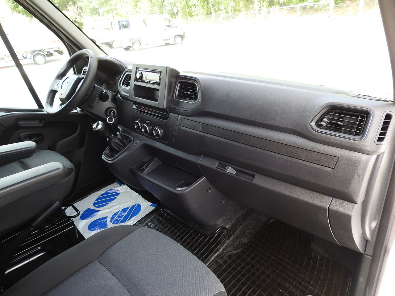 Тентованный фургон RENAULT MASTER TARPAULIN 10 PALLETS WEBASTO CRUISE CONTROL AIR CONDITIONING LED LIGHTS 165HP: фото 35 Тентованный фургон RENAULT MASTER TARPAULIN 10 PALLETS WEBASTO CRUISE CONTROL AIR CONDITIONING LED LIGHTS 165HP: фото 35