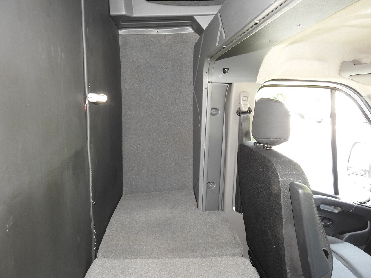 Тентованный фургон RENAULT MASTER TARPAULIN 10 PALLETS WEBASTO CRUISE CONTROL AIR CONDITIONING LED LIGHTS 165HP: фото 37 Тентованный фургон RENAULT MASTER TARPAULIN 10 PALLETS WEBASTO CRUISE CONTROL AIR CONDITIONING LED LIGHTS 165HP: фото 37