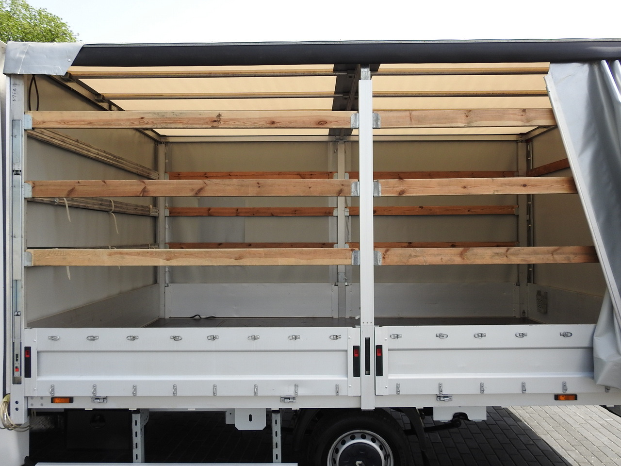 Тентованный фургон RENAULT MASTER TARPAULIN 10 PALLETS WEBASTO CRUISE CONTROL AIR CONDITIONING LED LIGHTS 165HP: фото 24 Тентованный фургон RENAULT MASTER TARPAULIN 10 PALLETS WEBASTO CRUISE CONTROL AIR CONDITIONING LED LIGHTS 165HP: фото 24