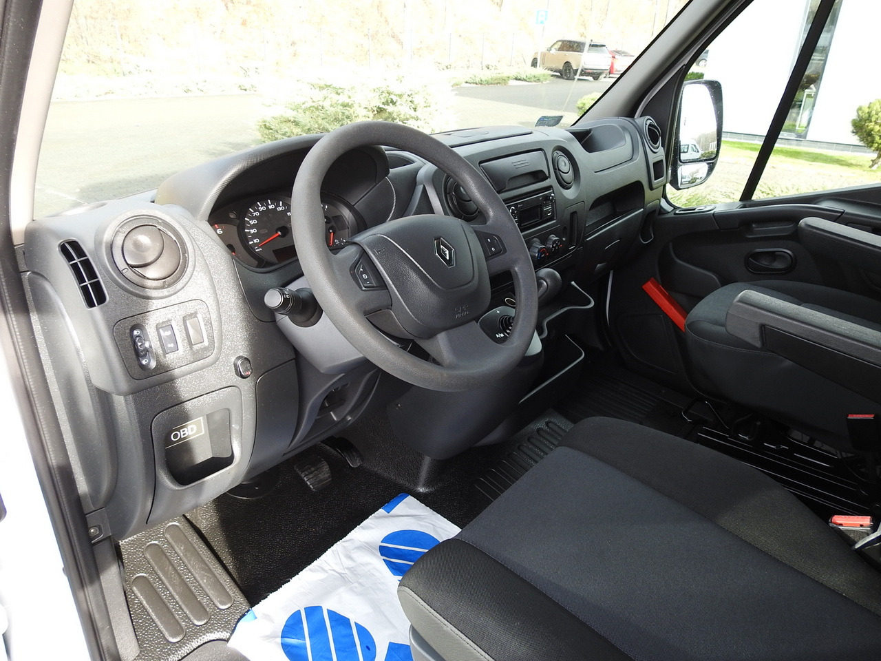 RENAULT MASTER TARPAULIN 10 PALLETS WEBASTO CRUISE CONTROL AIR CONDITIONING PNEUMATICS AUTOMATIC TRANSMISSION   170HP - Тентованный фургон: фото 2 RENAULT MASTER TARPAULIN 10 PALLETS WEBASTO CRUISE CONTROL AIR CONDITIONING PNEUMATICS AUTOMATIC TRANSMISSION   170HP - Тентованный фургон: фото 2