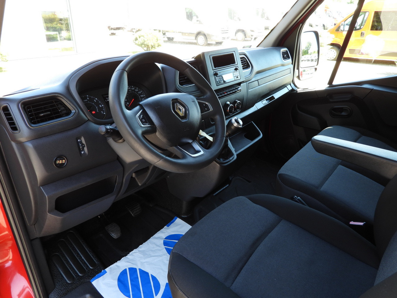 RENAULT MASTER TARPAULIN WEBASTO CRUISE CONTROL LED LIGHTS PNEUMATICS AIR CONDITIONING 165HP - Тентованный фургон: фото 2 RENAULT MASTER TARPAULIN WEBASTO CRUISE CONTROL LED LIGHTS PNEUMATICS AIR CONDITIONING 165HP - Тентованный фургон: фото 2