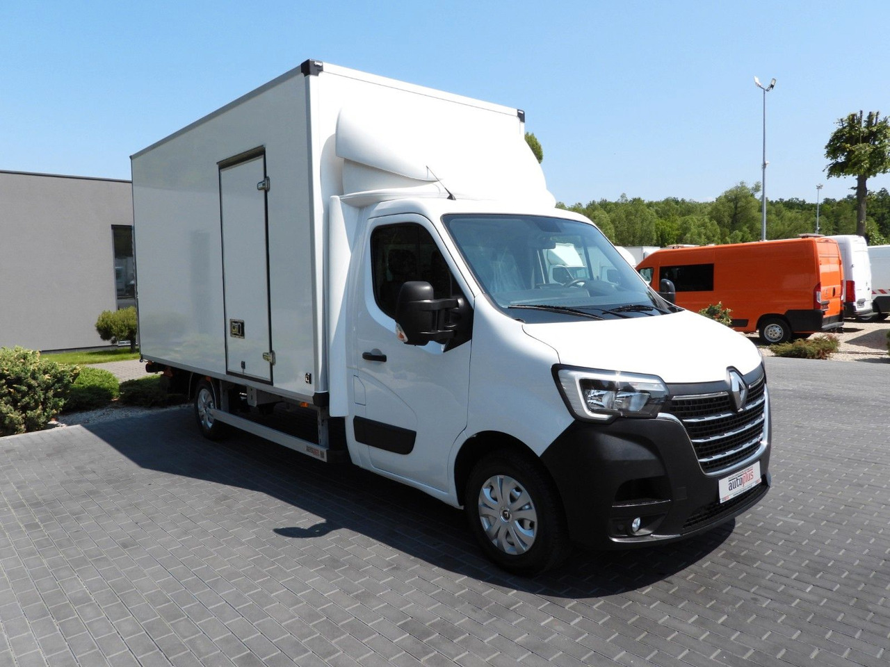 Renault MASTER KOFFER AUFZUG 8 PALETTEN TEMPOMAT LED - Фургон с закрытым кузовом: фото 4 Renault MASTER KOFFER AUFZUG 8 PALETTEN TEMPOMAT LED - Фургон с закрытым кузовом: фото 4