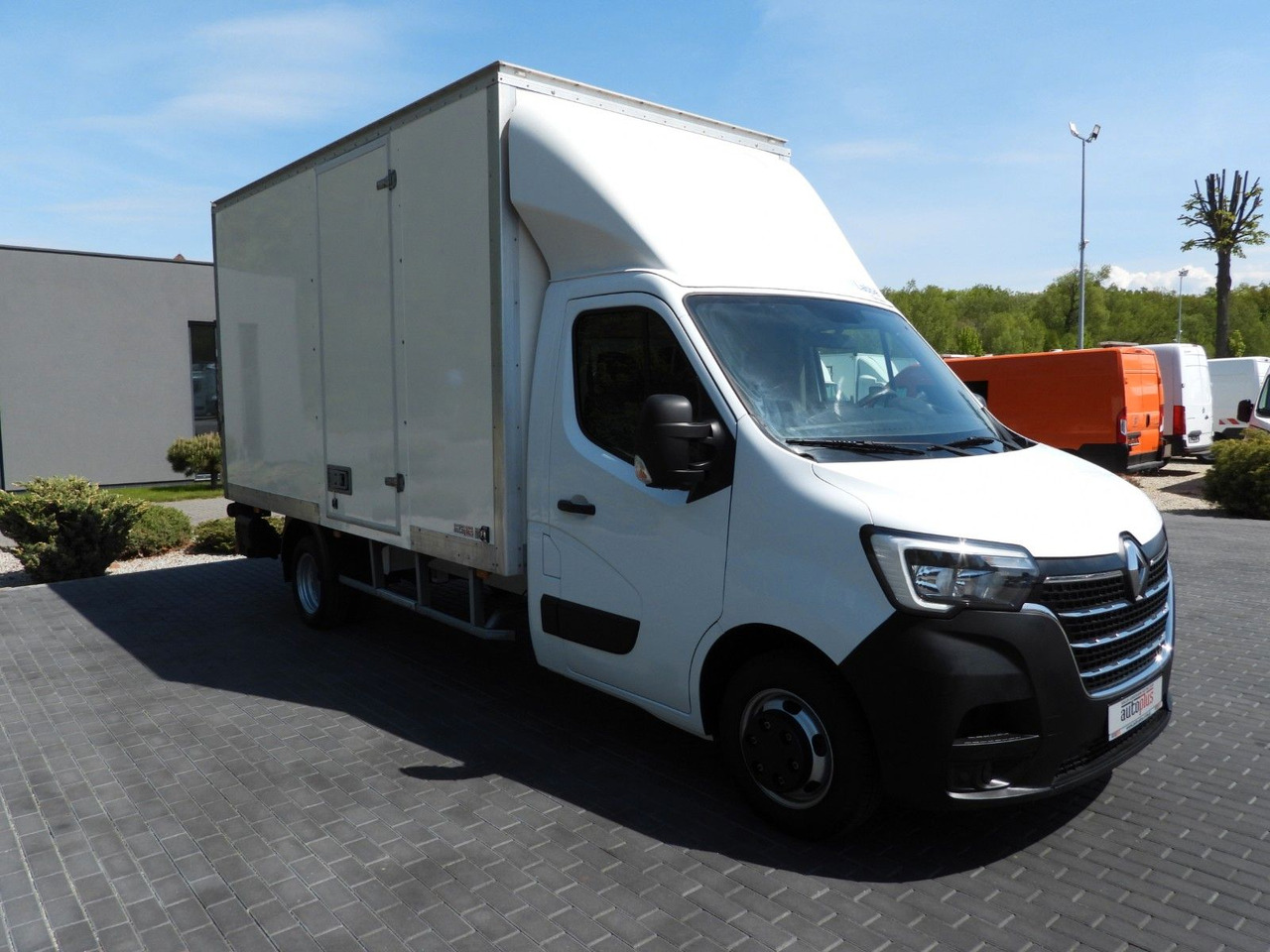 Renault MASTER KOFFER AUFZUG 8 PALETTEN TEMPOMAT NAVI - Фургон с закрытым кузовом: фото 4 Renault MASTER KOFFER AUFZUG 8 PALETTEN TEMPOMAT NAVI - Фургон с закрытым кузовом: фото 4