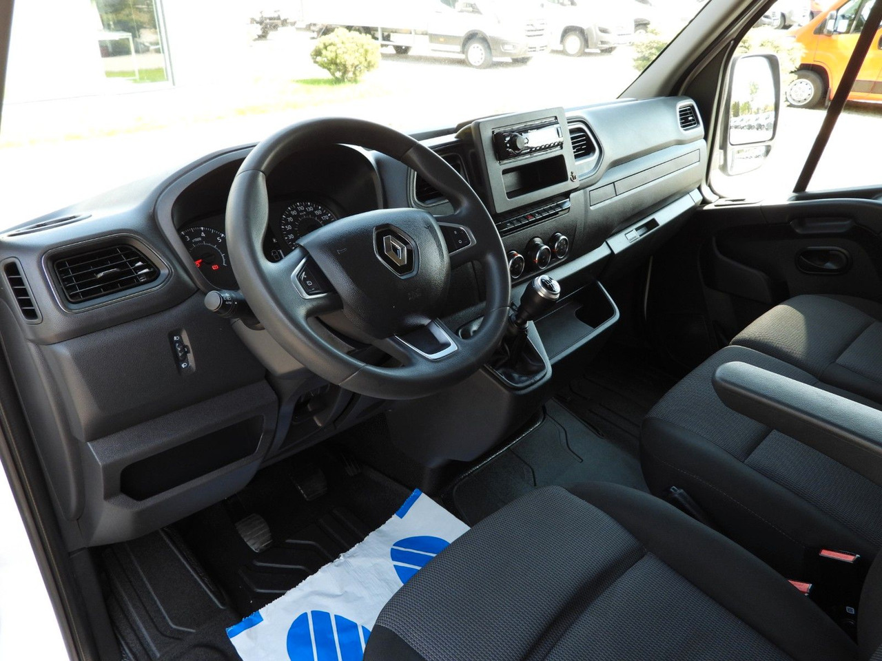 Renault MASTER PRITSCHE PLANE 10 PALETTEN WEBASTO A/C - Тентованный фургон: фото 2 Renault MASTER PRITSCHE PLANE 10 PALETTEN WEBASTO A/C - Тентованный фургон: фото 2