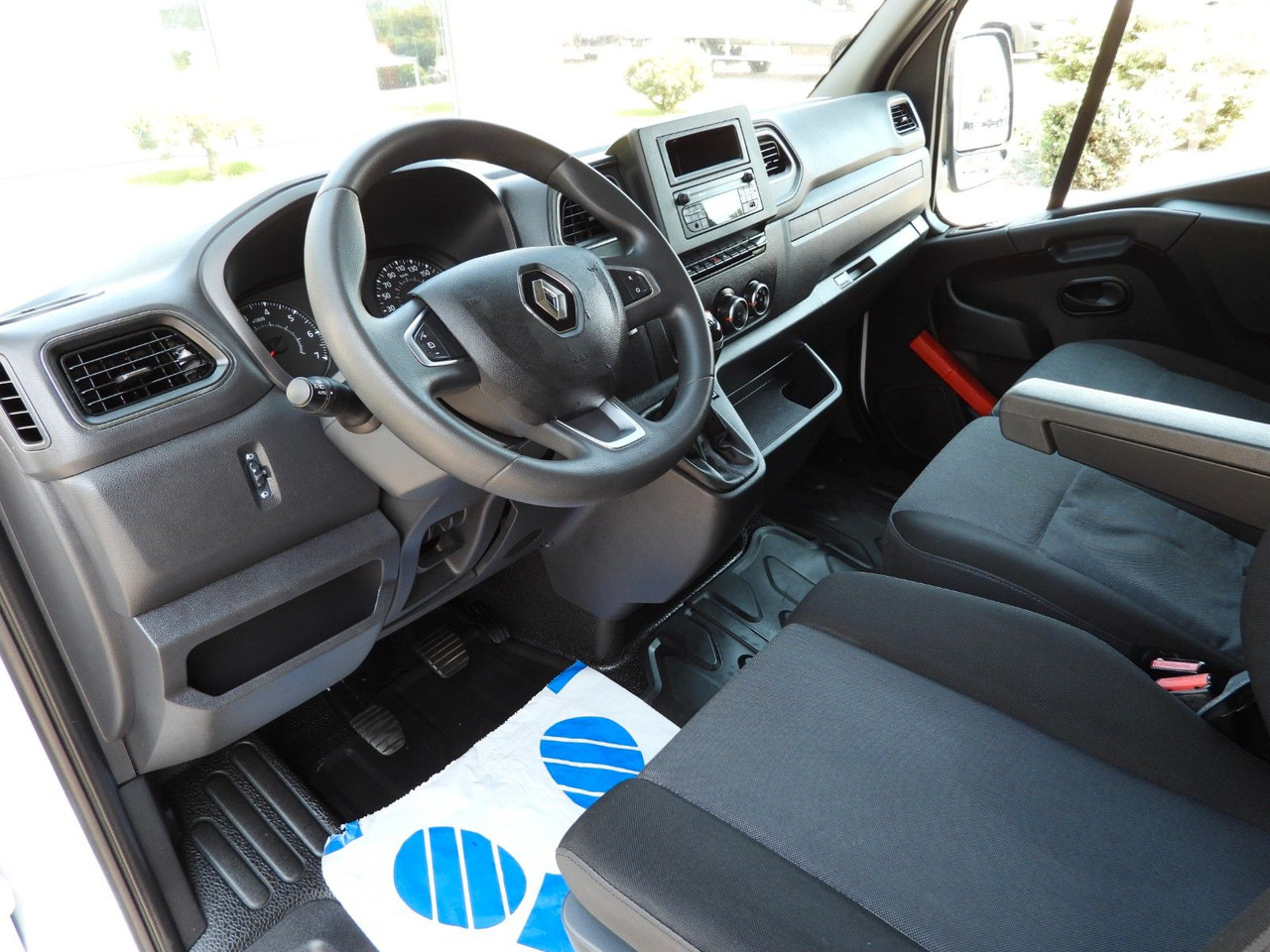 Renault MASTER PRITSCHE PLANE AUFZUG 10 PALETTEN WEBAST - Тентованный фургон: фото 2 Renault MASTER PRITSCHE PLANE AUFZUG 10 PALETTEN WEBAST - Тентованный фургон: фото 2