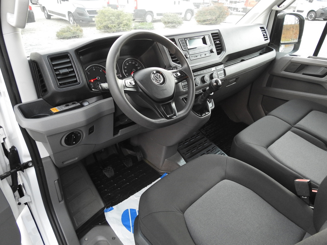 VOLKSWAGEN CRAFTER 4X4 4MOTION BOX DELIVERY VAN 7 SEATS AIR CONDITIONING  140HP - Цельнометаллический фургон: фото 2 VOLKSWAGEN CRAFTER 4X4 4MOTION BOX DELIVERY VAN 7 SEATS AIR CONDITIONING  140HP - Цельнометаллический фургон: фото 2