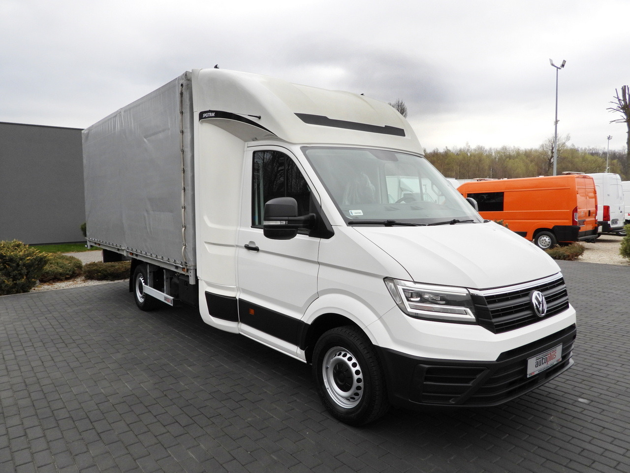 VOLKSWAGEN CRAFTER  TARPAULIN 10 PALLETS WEBASTO CRUISE CONTROL LED LIGHTS  180HP - Тентованный фургон: фото 4 VOLKSWAGEN CRAFTER  TARPAULIN 10 PALLETS WEBASTO CRUISE CONTROL LED LIGHTS  180HP - Тентованный фургон: фото 4