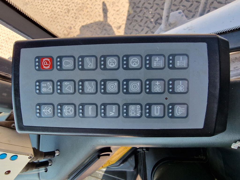 Колёсный погрузчик Liebherr L 550 / 2014 / 9.783 h: фото 15