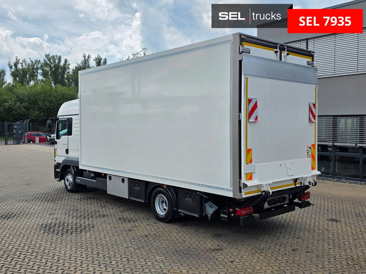 MAN TGL 12.250 4X2 BL / Standklima / Ldbw / Konvekta - Грузовик с закрытым кузовом: фото 1 MAN TGL 12.250 4X2 BL / Standklima / Ldbw / Konvekta - Грузовик с закрытым кузовом: фото 1