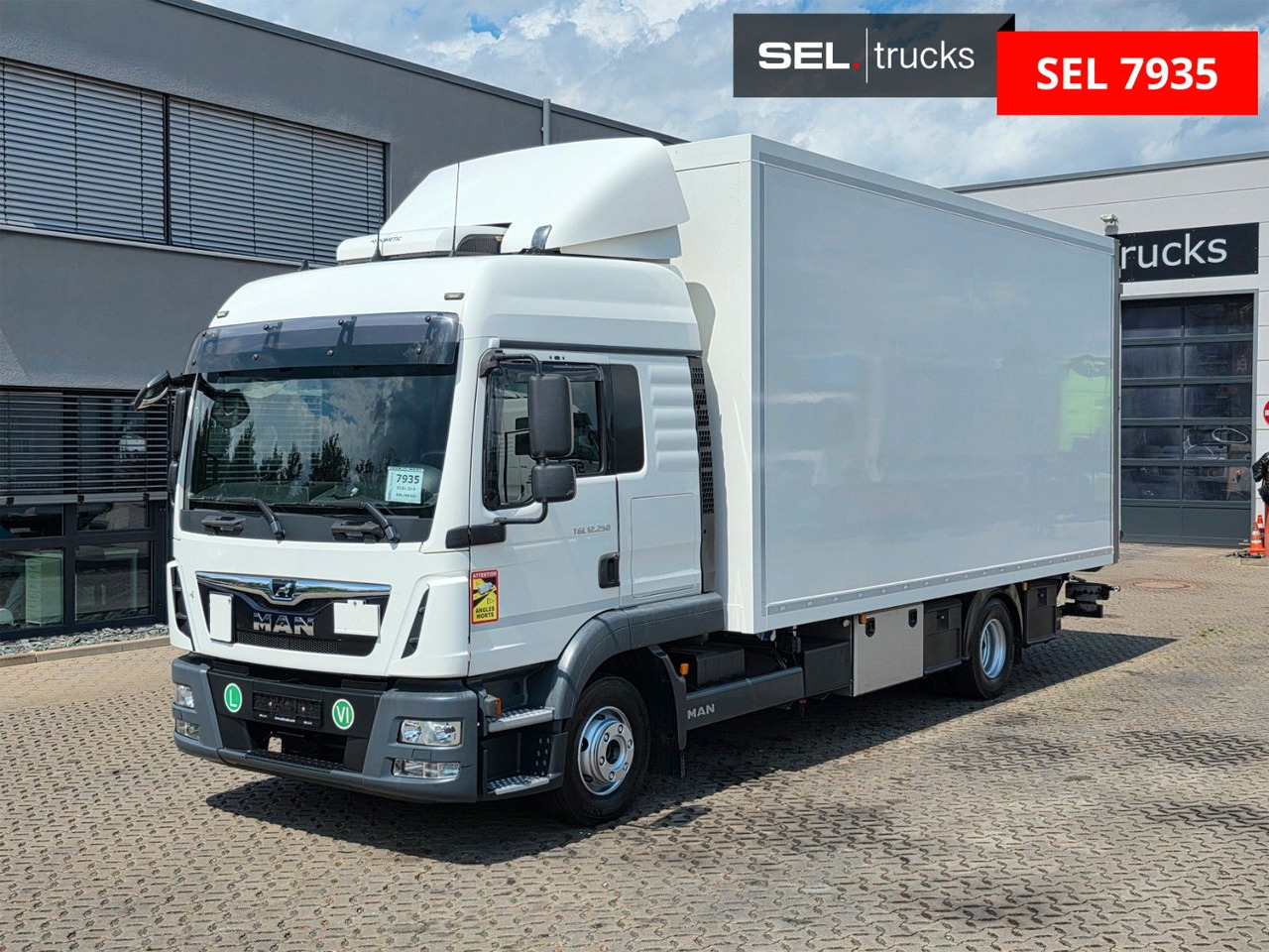 MAN TGL 12.250 4X2 BL / Standklima / Ldbw / Konvekta - Грузовик с закрытым кузовом: фото 2 MAN TGL 12.250 4X2 BL / Standklima / Ldbw / Konvekta - Грузовик с закрытым кузовом: фото 2